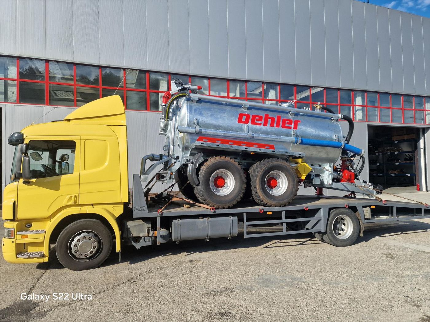 Transport nacelă Genie la șantier construcții